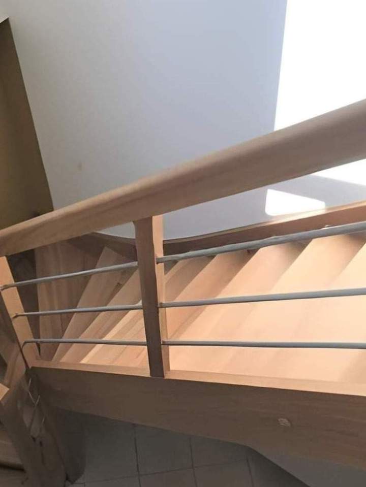 Escalier droit à limon central Malling